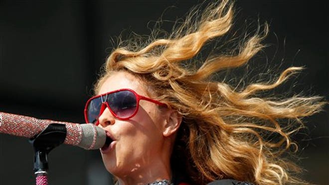 paulina rubio new.jpg